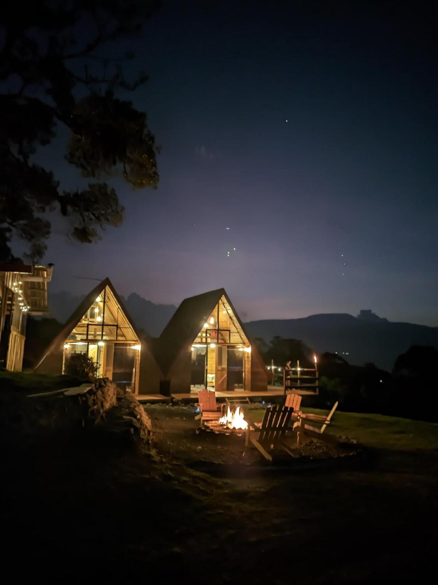 Chalets Vistas Del Poas 埃雷迪亚 外观 照片