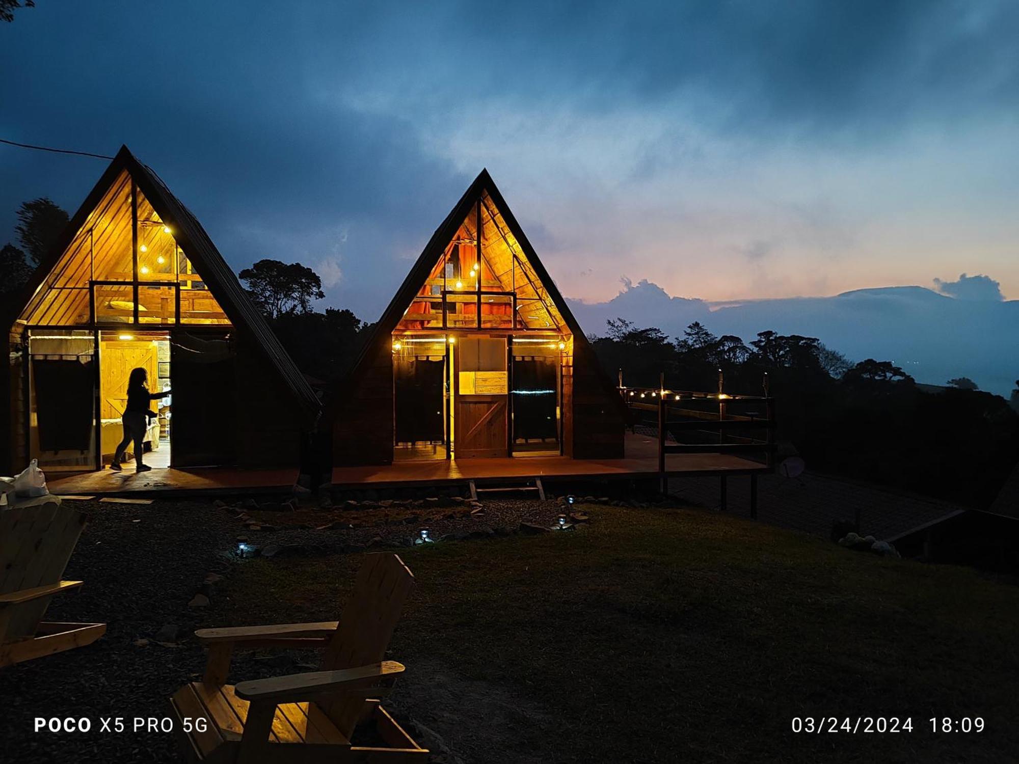 Chalets Vistas Del Poas 埃雷迪亚 外观 照片